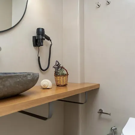 Aesthete Aparthotel *