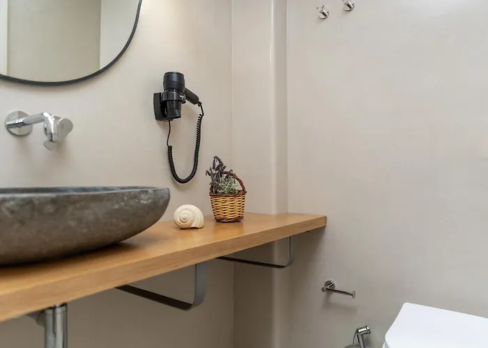 Aesthete Aparthotel 4*